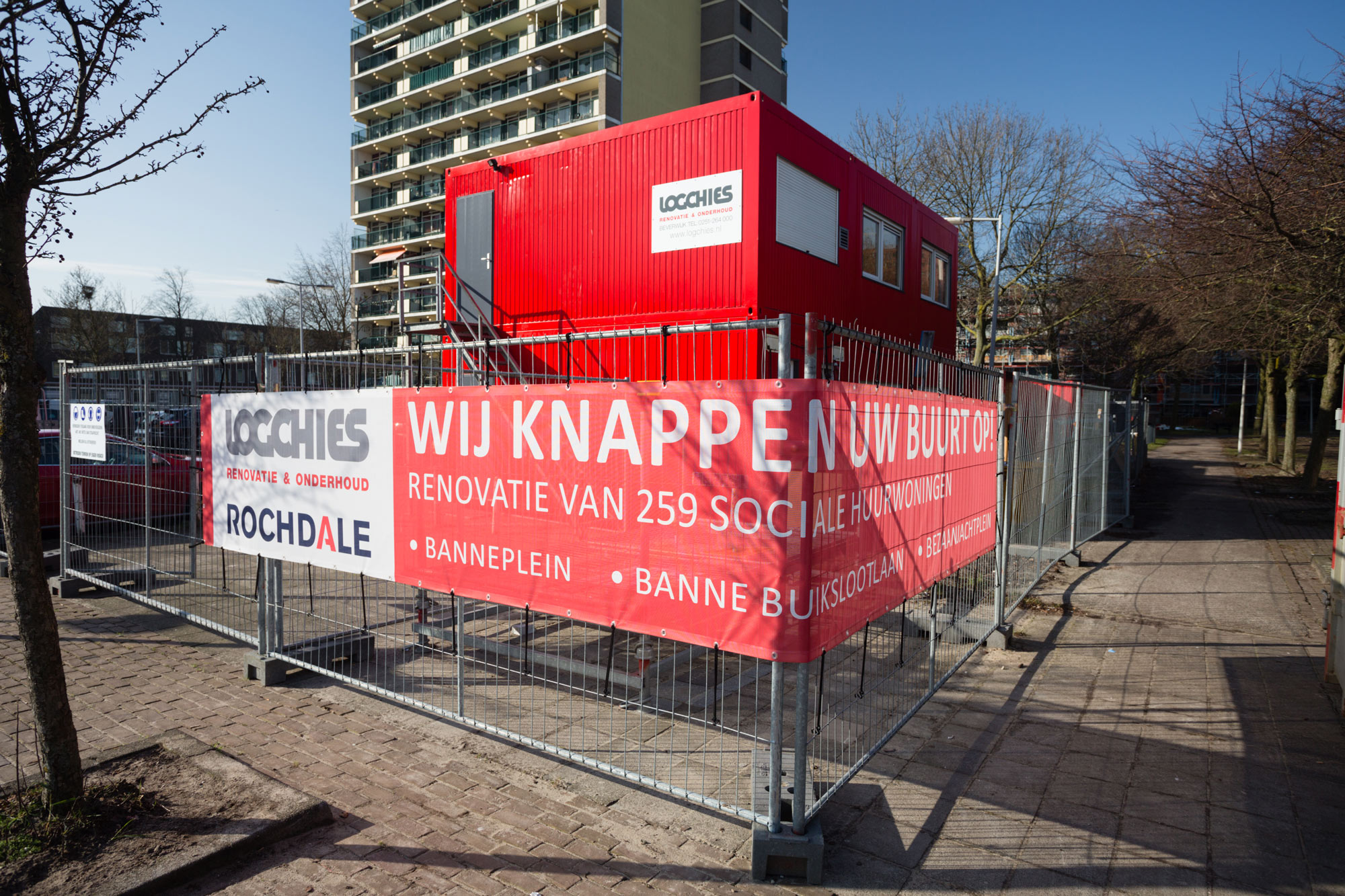 De 259 van Rochdale aan het Bezaanjachtplein in de wijk Banne Buiksloot zijn uit de beginjaren ’80 en ondergaan een energetische en esthetische opwaardering.