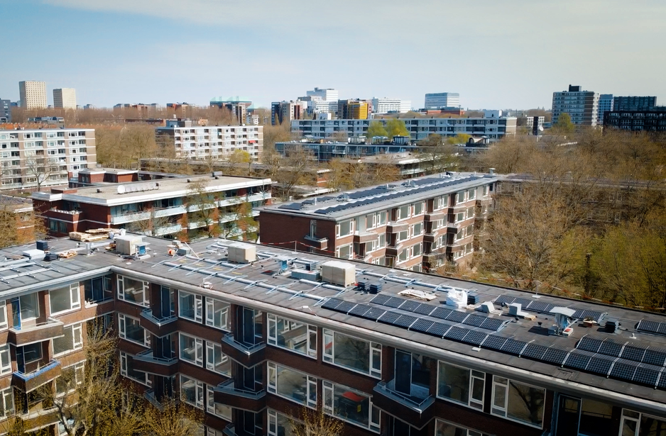 De daken van Staalmanplein fase 3A en 3B werden geïsoleerd en vernieuwd.