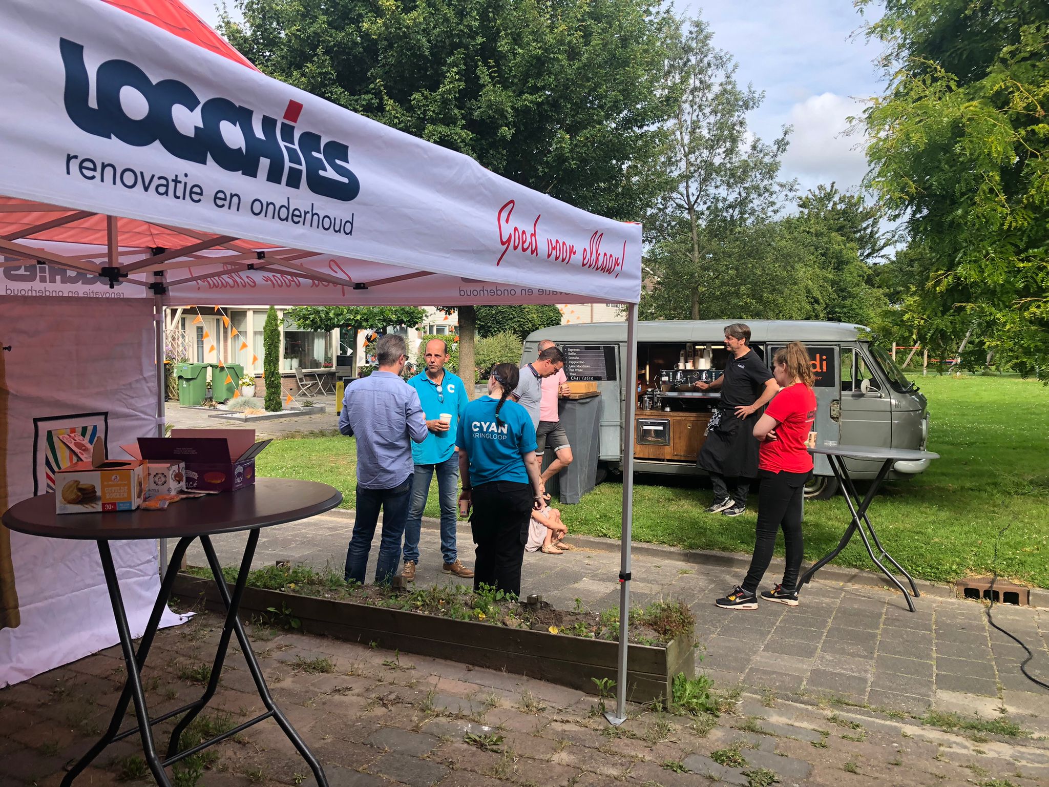 Opruimdagen voor de bewoners met een feestelijk tintje.